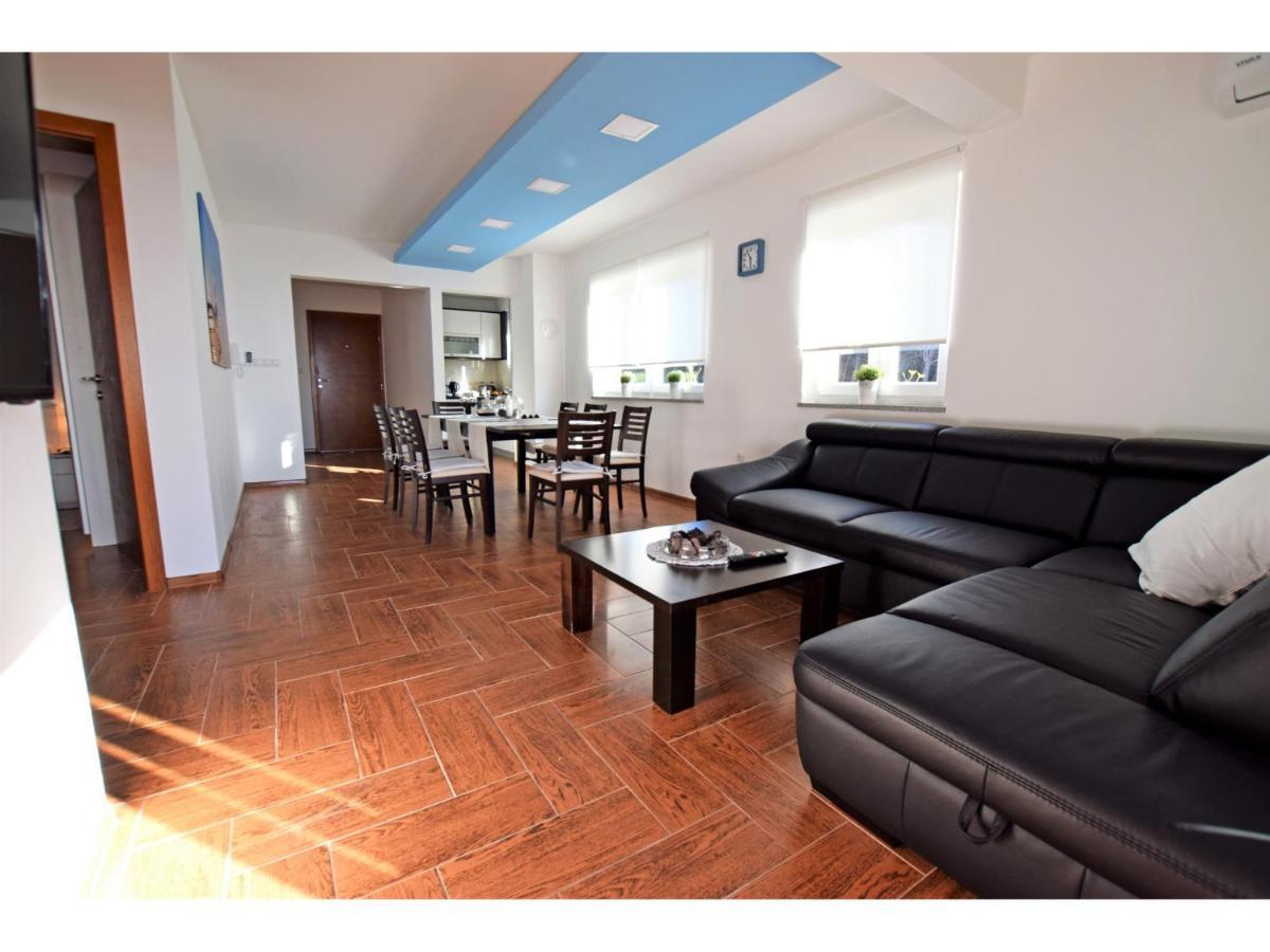 Apartment Dinko Рованьска Экстерьер фото