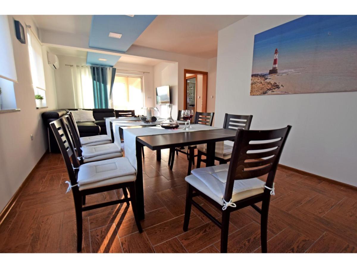 Apartment Dinko Рованьска Экстерьер фото