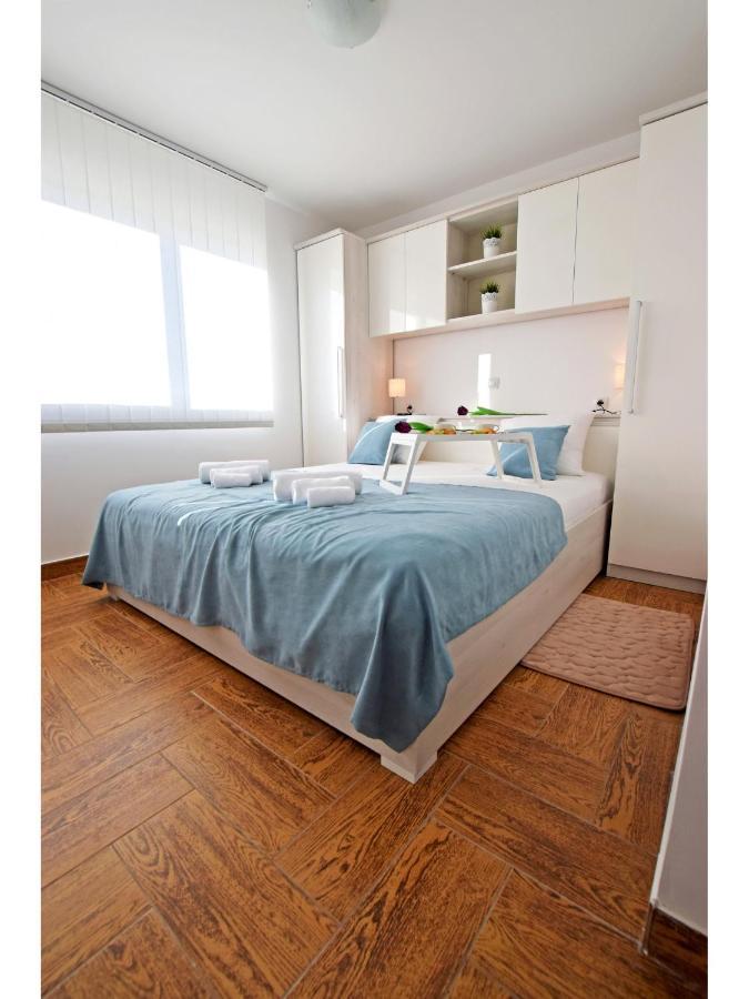 Apartment Dinko Рованьска Экстерьер фото