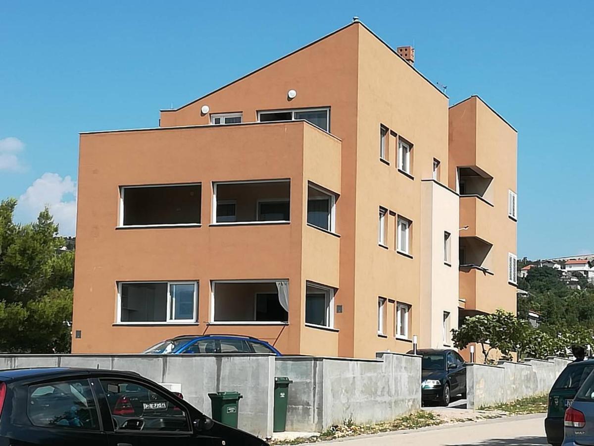 Apartment Dinko Рованьска Экстерьер фото