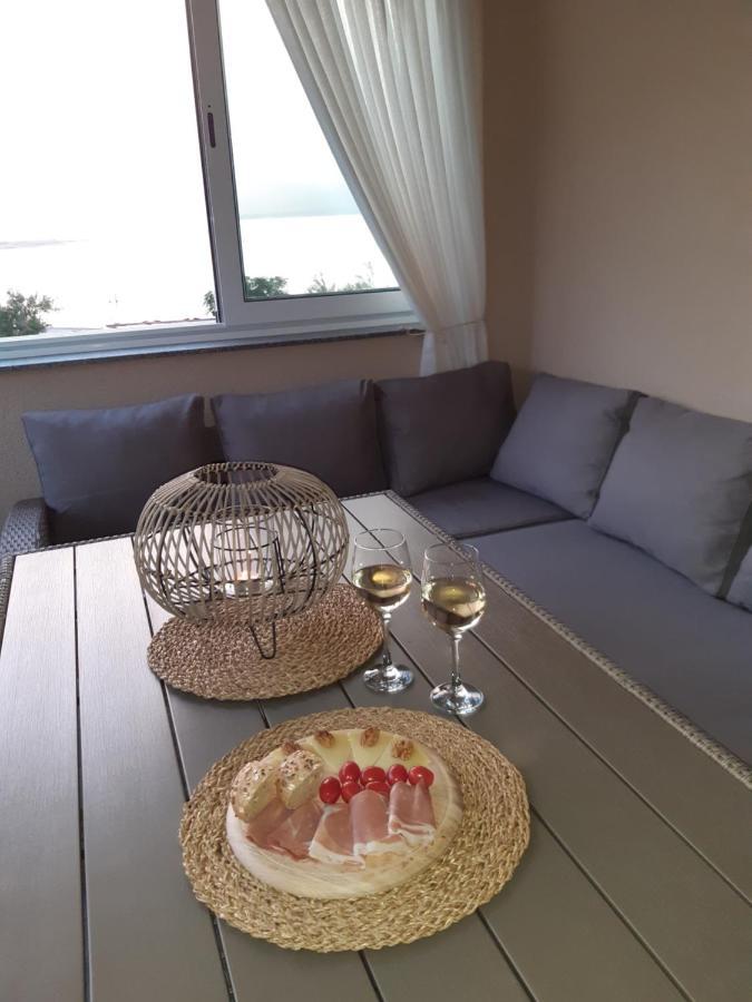 Apartment Dinko Рованьска Экстерьер фото
