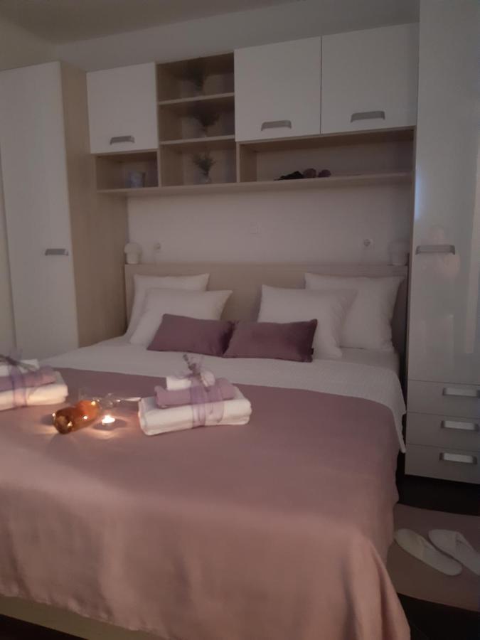 Apartment Dinko Рованьска Экстерьер фото